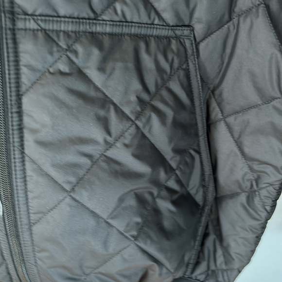 Patagonia hooded jacket.  Small - Picture 4 of 6